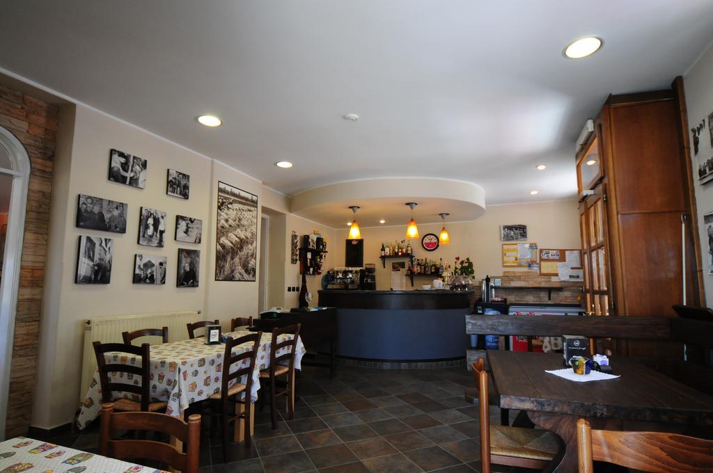 Locanda Del Pittore Arcumeggia Luaran gambar