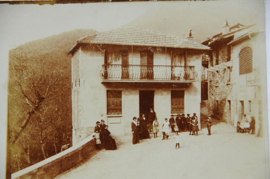Locanda Del Pittore Arcumeggia Luaran gambar
