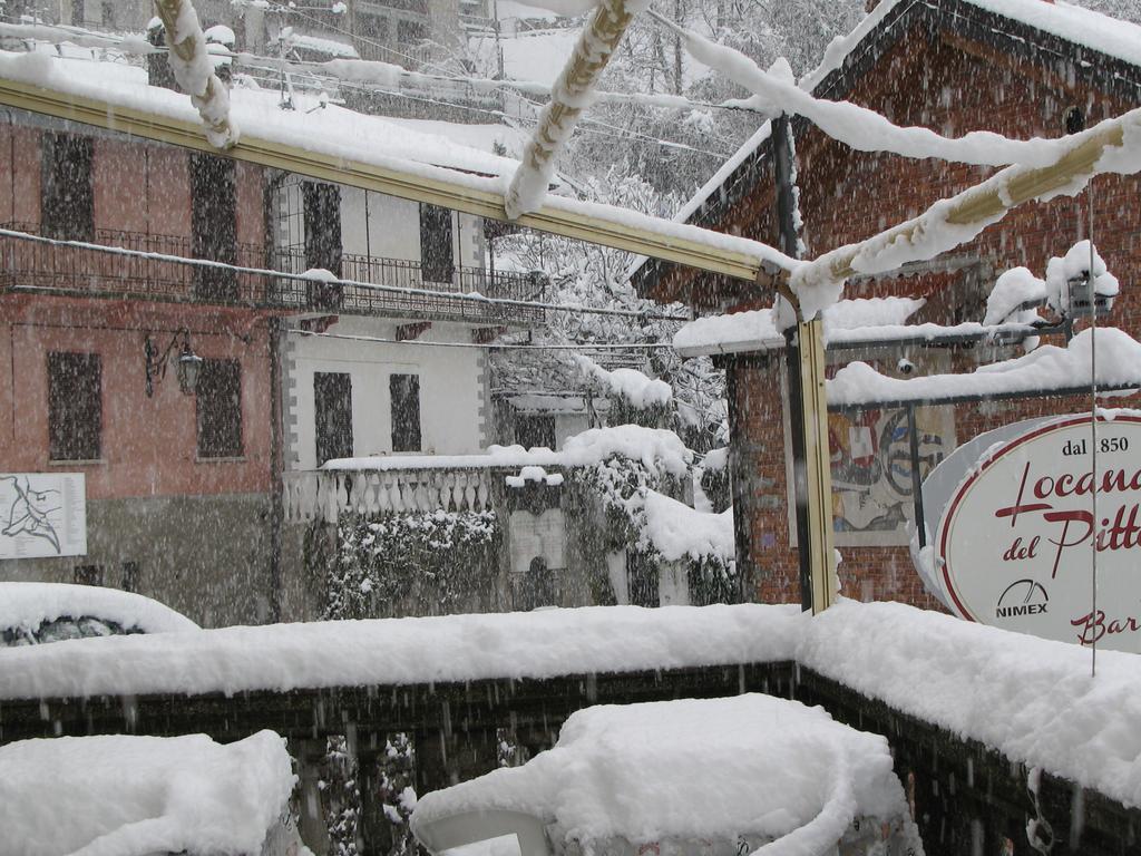 Locanda Del Pittore Arcumeggia Luaran gambar