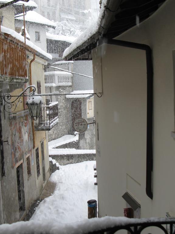 Locanda Del Pittore Arcumeggia Luaran gambar