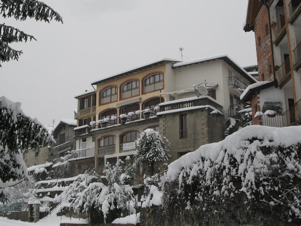Locanda Del Pittore Arcumeggia Luaran gambar