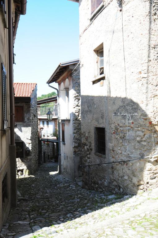 Locanda Del Pittore Arcumeggia Luaran gambar