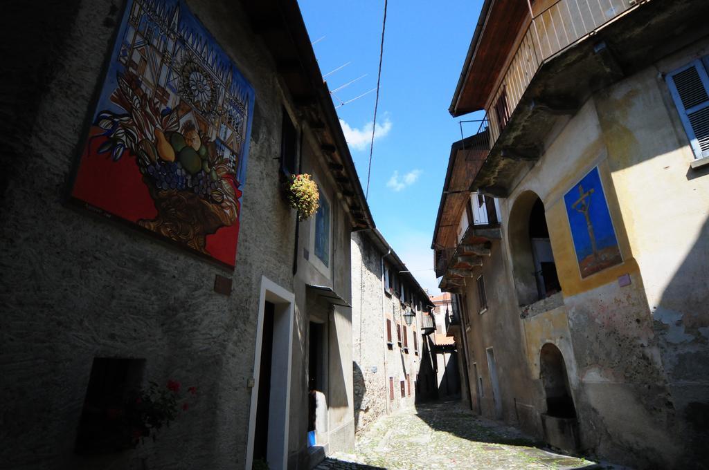 Locanda Del Pittore Arcumeggia Luaran gambar