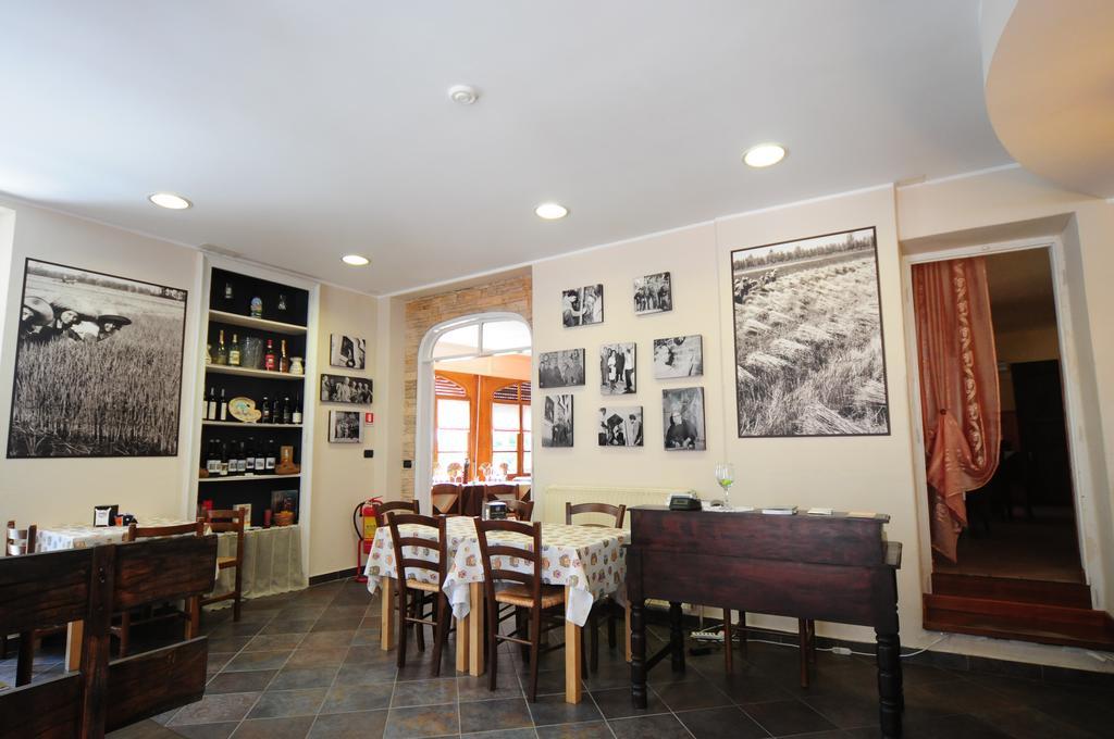 Locanda Del Pittore Arcumeggia Luaran gambar