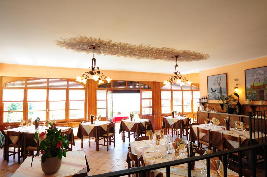 Locanda Del Pittore Arcumeggia Luaran gambar