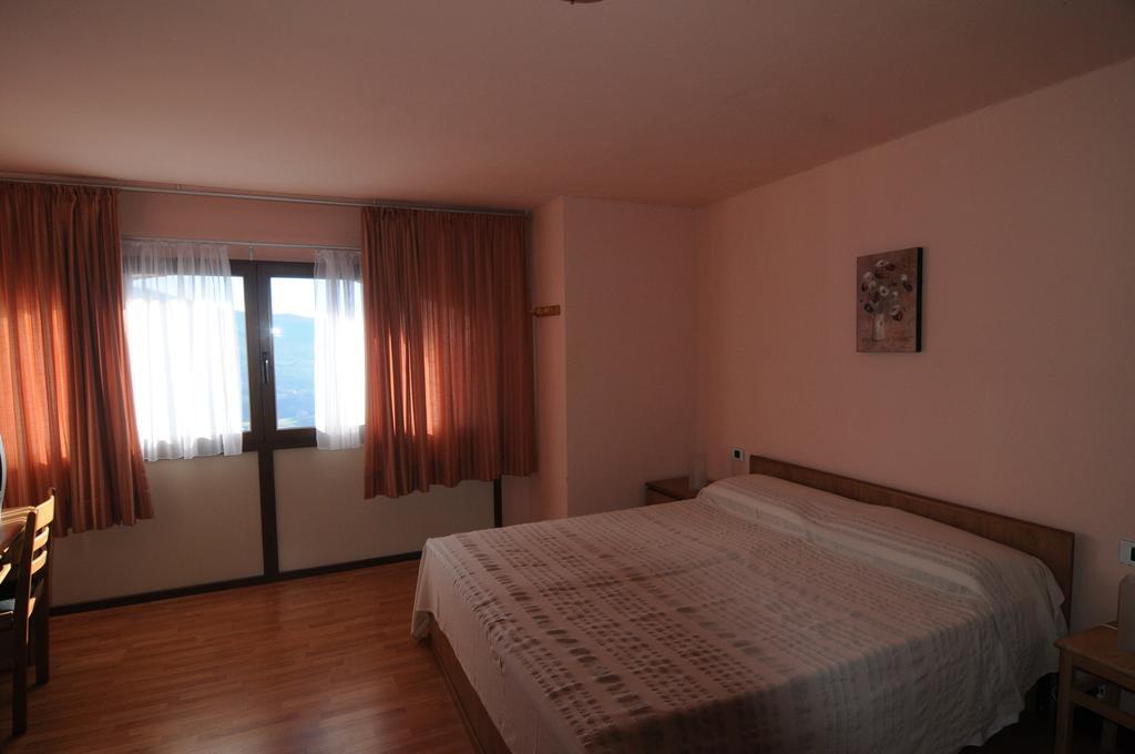Locanda Del Pittore Arcumeggia Bilik gambar