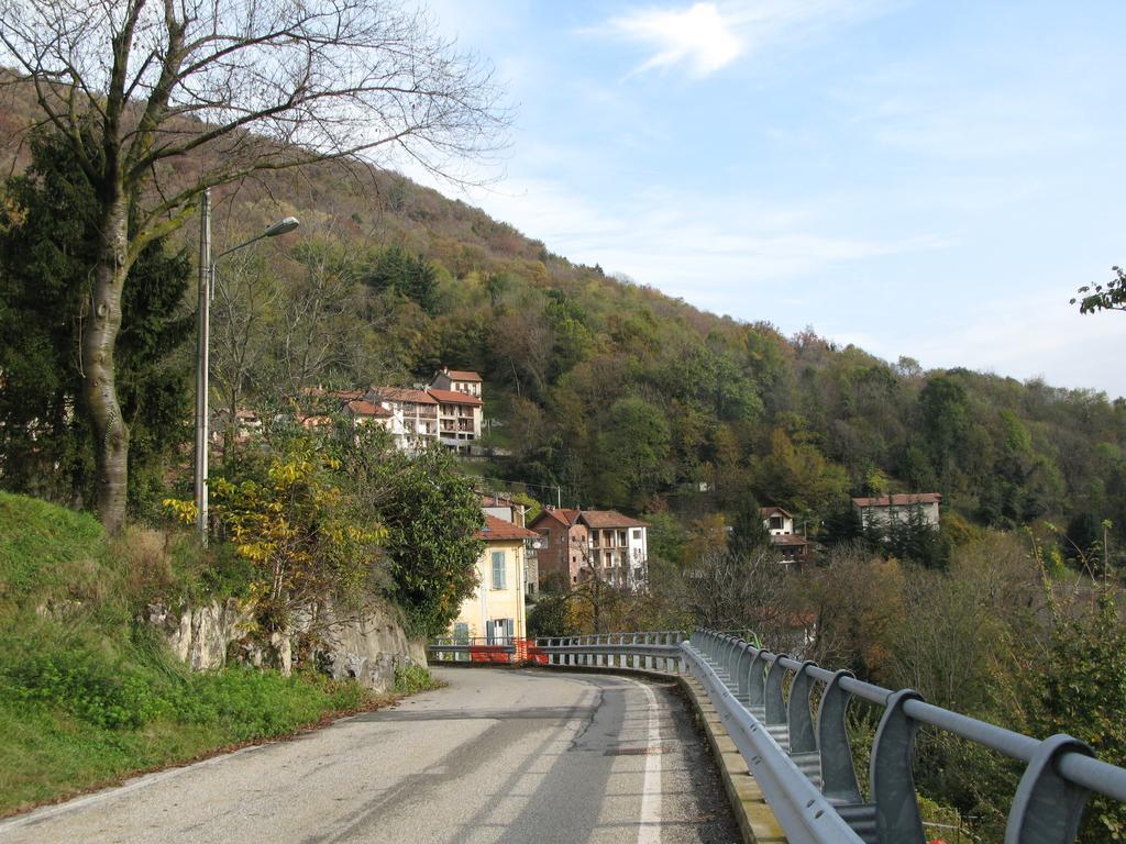 Locanda Del Pittore Arcumeggia Luaran gambar