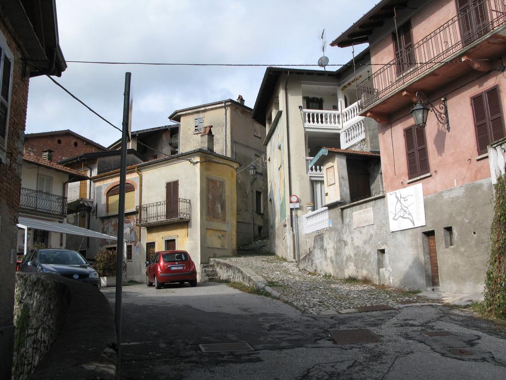 Locanda Del Pittore Arcumeggia Luaran gambar