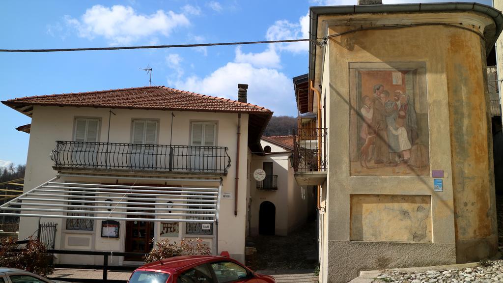 Locanda Del Pittore Arcumeggia Luaran gambar