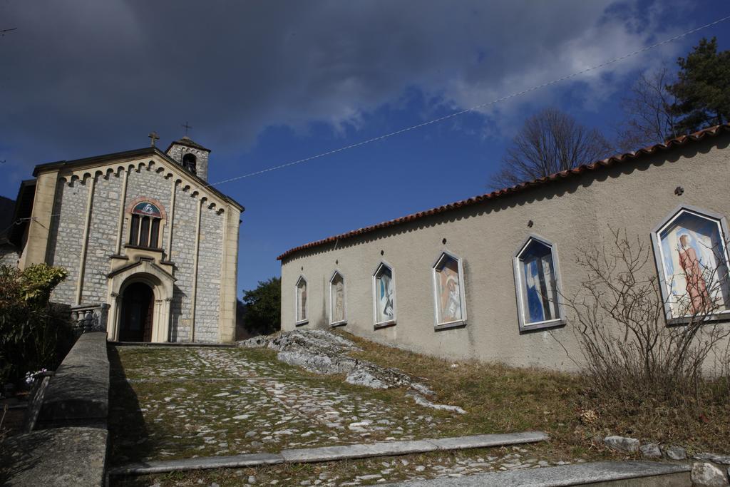 Locanda Del Pittore Arcumeggia Luaran gambar