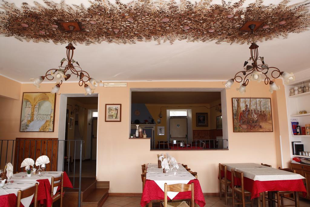 Locanda Del Pittore Arcumeggia Luaran gambar